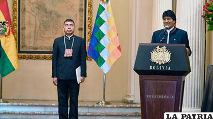 El Presidente Evo Morales durante el acto del saludo protocolar