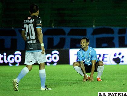César Pereyra celebra el gol que anotó para el triunfo de Blooming