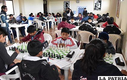 Durante del desarrollo de la primera jornada del nacional de ajedrez