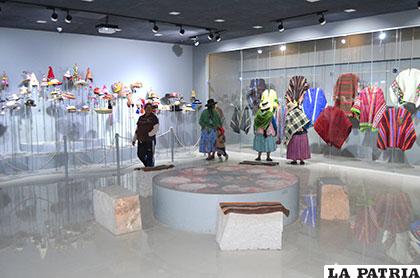 Interesantes salones de exposición del museo