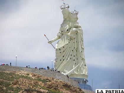 Monumento a la Virgen de la Candelaria, el más alto de Sudamérica /WIKIMEDIA.ORG