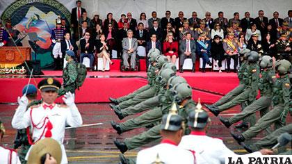 Ecuador incorporará progresivamente más mujeres al servicio militar