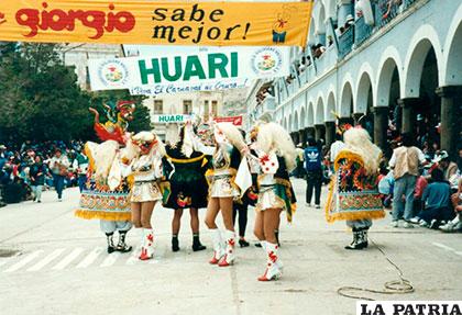 Participación de las china diablas en el Carnaval 1994