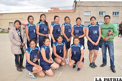 Real Quillacas marcha a paso firme en el certamen