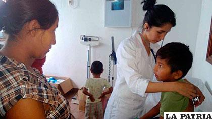 En Argentina, residentes bolivianos reciben atención médica gratuita. Imagen referencial /SIEMPRENOTICIAS.COM