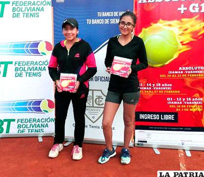 Jessica Santa Cruz (izquierda) y Francis Urquidi (derecha), campeonas nacionales en dobles Sub-14