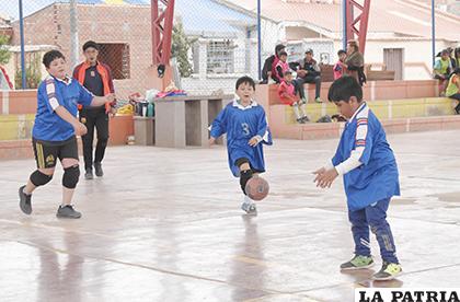 El handball espera fortalecerse a nivel local en las divisiones inferiores 
/Karina Pillco - LA PATRIA