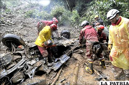 Las labores de rescate continuaron hasta las 20:00 horas de ayer /APG