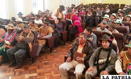 Autoridades originarias de Salinas formaron su Consejo Supremo de Mallkus /TSE