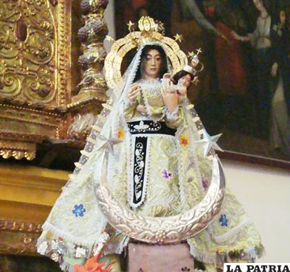 Imagen de la Virgen de la Candelaria de Copacabana/ FOROSDELAVIRGEN.COM