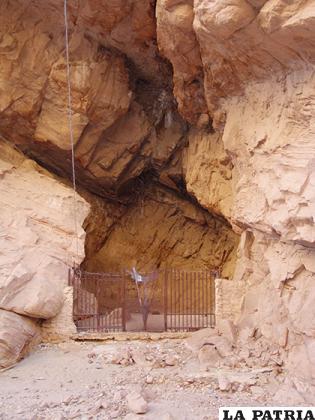 La llamada Cueva del Diablo está en Mullu Punqu que también se conoce como La Puerta
