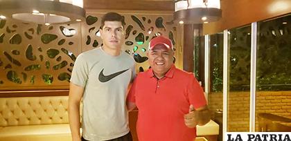 Carlos Lampe junto al presidente del club San José, Wilson Martínez ayer en Santa Cruz / Facebook