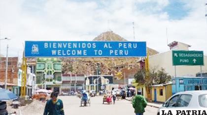 Paso fronterizo entre Bolivia y Perú/ ANF