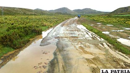 Carreteras de tierra están expuestas a sufrir percances en época de lluvias /LA PATRIA/ARCHIVO