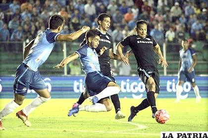 Bolívar dominó el partido, pero no pudo concretar, contrario a Blooming /APG
