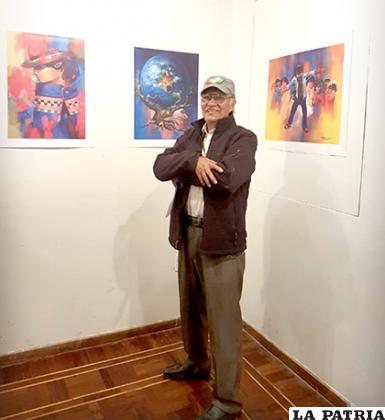 Mario Vargas Cuellar en su exposición en el ISBA / Oscar Calizaya