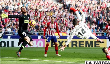 Casemiro anotó el primero del Real Madrid, con remate de chilena bate a Oblak /as.com