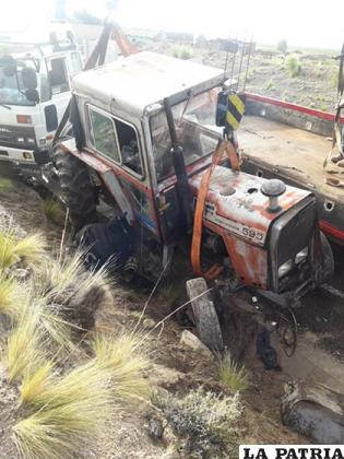 El tractor sufrió daños por la colisión
/ LA PATRIA