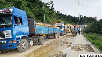 Camiones circulan entre Rurrenabaque y San Buenaventura /Daniel Robison