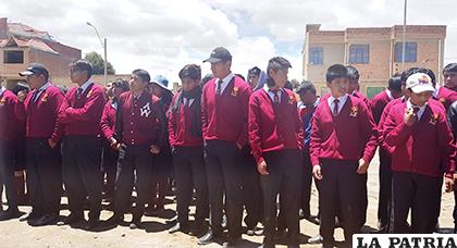 Estudiantes pidieron al alcalde de Oruro muro perimetral para su colegio/LA PATRIA