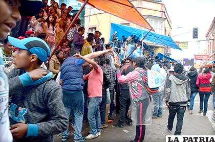 De aprobarse la ley, no se podrá vender bebidas alcohólicas en la ruta del Carnaval /LA PATRIA ARCHIVO