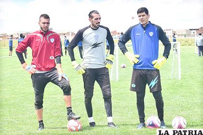 Rodrigo Banegas, Juan Pablo Domínguez y Carlos Lampe, arqueros del cuadro 
