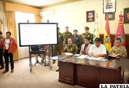 La conferencia de prensa que se brindó ayer en la Gobernación / LA PATRIA