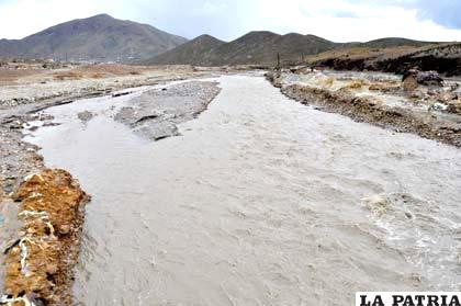 Río Huanuni afectó a comunidades de Machacamarca /LA PATRIA /Archivo