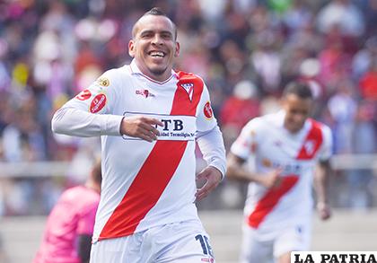 Marcos Ovejero, festeja el primer gol de Always Ready para el triunfo ante Aurora/APG