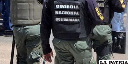 Varios miembros de la Guardia Nacional Venezolana huyeron a Colombia /800noticias.com