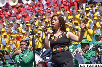 Emocionante participación de Esther Marisol / LA PATRIA/Reynaldo Bellota