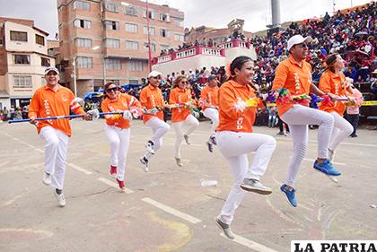 Paso ágil de los tobas Zona Sud causó sensación este domingo / LA PATRIA