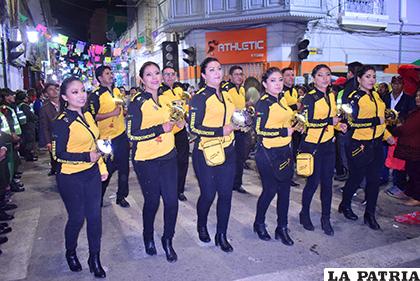 Sutil movimiento de hombros de los Terribles Quirquinchos 