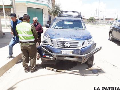 El vehículo de SeLA se volcó en la avenida Villarroel /LA PATRIA