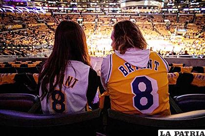 La casa de los Lakers de Los Ángeles reabrió sus puertas este viernes para brindarle un tributo a su máxima figura histórica /elnacional.com