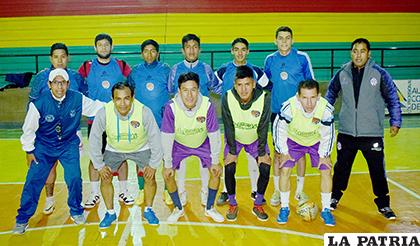 El equipo de Agua Santa con el objetivo de conseguir el título de la Dimafusa /Reynaldo Bellota /LA PATRIA