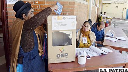 Los bolivianos volverán a las urnas este 3 de mayo para elegir gobernantes /cnnespanol2
