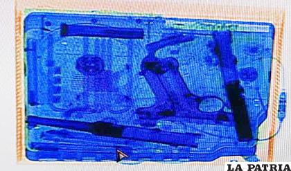 Por medio del escáner se evidenció que una maleta contenía un arma de fuego /ADUANA