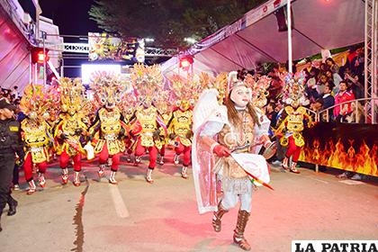 Carnaval de Oruro recibe a miles de devotos 
/LA PATRIA/archivo
