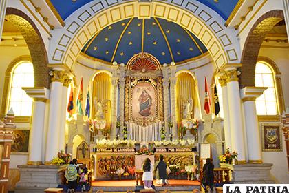 La Virgen del Socavón también iluminó a artistas que quisieron rendirle homenaje con su música /LA PATRIA
