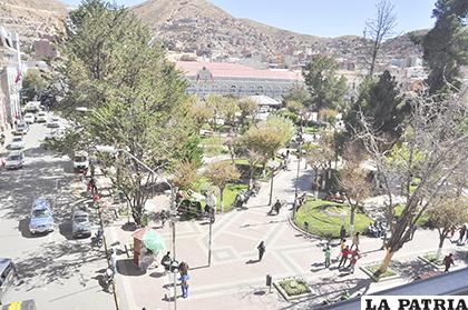Canción que refleja la añoranza de todo orureño de volver a la plaza 10 de Febrero
