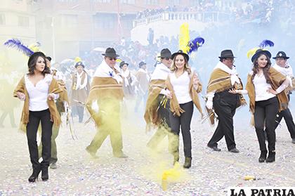 La canción tiene el ritmo de morenada, una de las especialidades más preferidas en el Carnaval de Oruro /LA PATRIA /ARCHIVO
