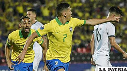 Brasil necesitaba ganar para clasificar, Argentina se relajó y los brasileños pudieron lograr el objetivo /as.com