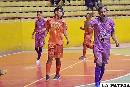 Sandoval aportó con dos goles para este triunfo /
Reynaldo Bellota /LA PATRIA