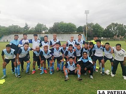 Los integrantes de la selección orureña de fútbol
/cortesía Mario Silvestre
