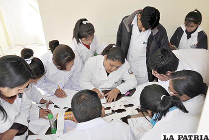 Mañana darán el examen y los que aprueben se incorporarán a los hospitales en marzo 
/REFERENCIAL /ARCHIVO