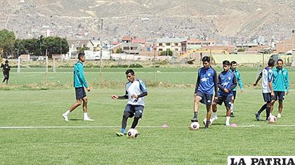 Kevin Fernández, a la espera de tener una nueva oportunidad en el equipo titular / Ovidio Cayoja- LA PATRIA
