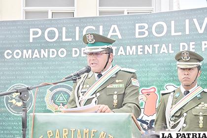 Cnl. Miguel Cárdenas se presenta a la población orureña / LA PATRIA

