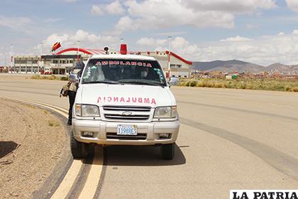 Varias ambulancias estarán disponibles en caso de presentarse casos sospechosos /LA PATRIA
