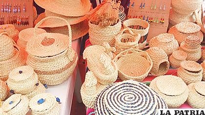 Feria turística muestra las artesanías del departamento / Gad-Oru